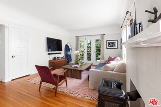 946 9th St Unit E, Santa Monica, CA 90403