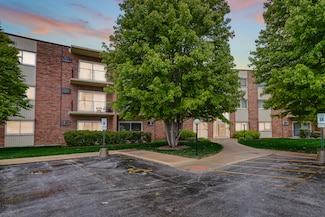 9725 S Keeler Ave Unit 310, Oak Lawn, IL 60453