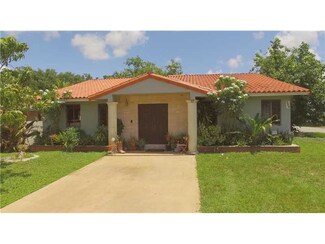 389 NE 163rd St, Miami, FL 33162
