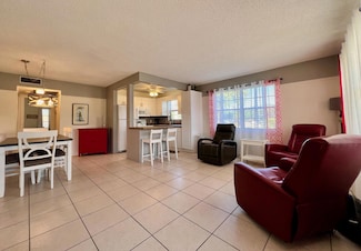 76 Dorchester D, West Palm Beach, FL 33417