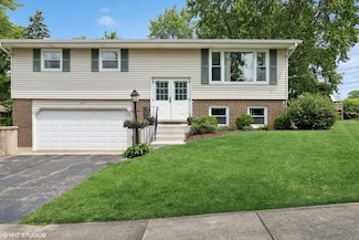505 Crest Dr, Cary, IL 60013