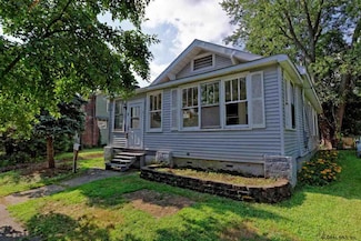 5 Clifford Rd, Albany, NY 12204