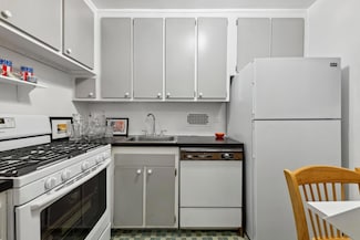 420 E 72nd St Unit 15E, New York, NY 10021