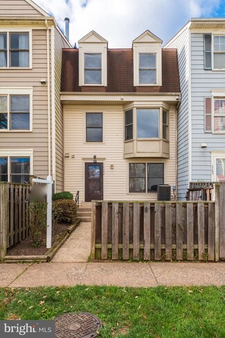 10494 Stonington Ln, Manassas, VA 20109