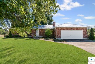 10742 State Route 52, Versailles, MO 65084