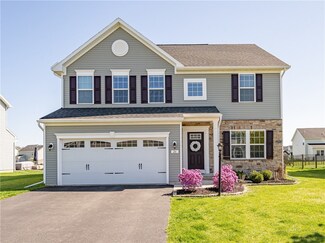 26 Stoneledge Way, Penfield, NY 14526