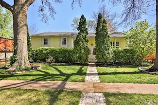 3555 Amblewood Dr, Florissant, MO 63033