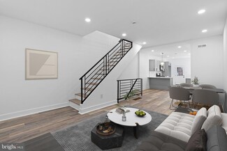 28 E Pastorius St, Philadelphia, PA 19144