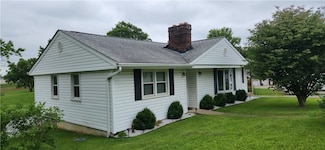 180 Pleasantview Dr, Midland, PA 15059
