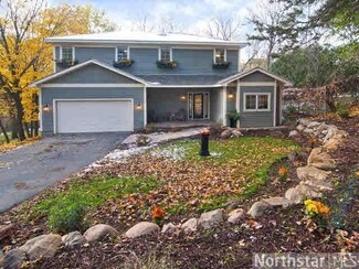 5160 5160 Hooper Lake Rd, Deephaven, MN 55331