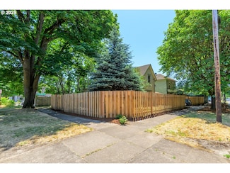 490 W 4th Ave, Eugene, OR 97401