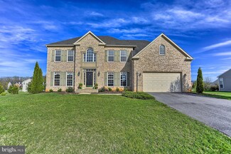 13833 Emerson Dr, Hagerstown, MD 21742