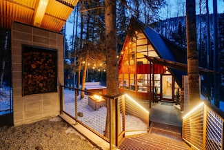 41 Twining Rd, Taos Ski Valley, NM 87525