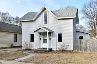 559 Olmstead St, Winona, MN 55987