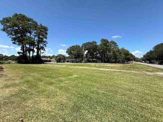 2006 5th St, Port Neches, TX 77651