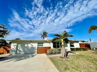 132 E Gadsden Ln, Cocoa Beach, FL 32931