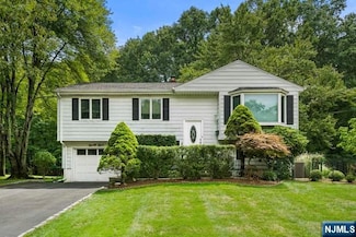 93 Carlson Ct, Closter, NJ 07624