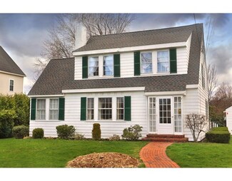 27 Withington St, Newbury, MA 01951