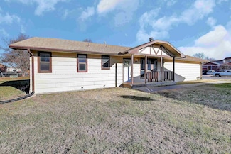 2431 Farmstead St, Wichita, KS 67220