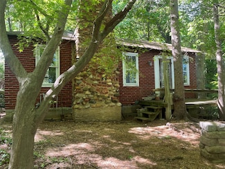 94 Carpenter Ave, Sea Cliff, NY 11579