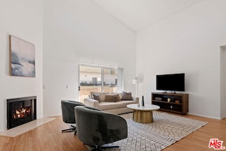 7005 Jordan Ave Unit 215, Canoga Park, CA 91303