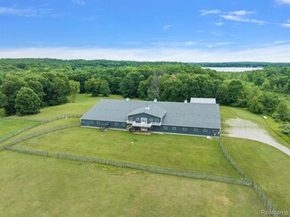 12700 Shaffer Rd, Davisburg, MI 48350