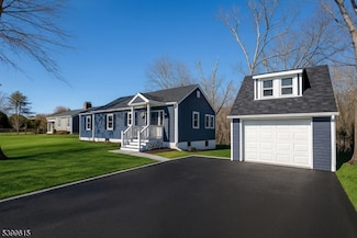 1 Vail Rd, Lake Hiawatha, NJ 07034