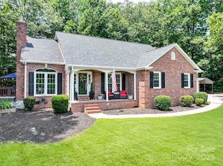 132 General Pemberton St, Stanley, NC 28164
