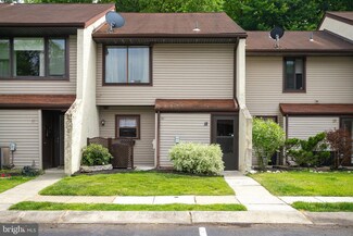 18 W Azalea Ln, Mount Laurel, NJ 08054