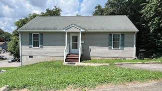 527 Spruce St, Vinton, VA 24179