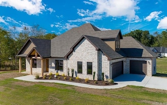 208 Hartman Ln, Benton, AR 72019