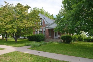 606 E Main St, Walnut Grove, MO 65770