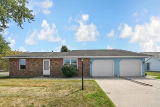 657 E Crest Dr, Heath, OH 43056