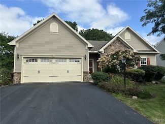 131 Shire Way, Camillus, NY 13031