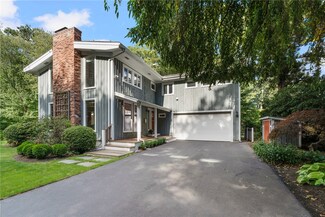 11 Half Mile Rd, Barrington, RI 02806