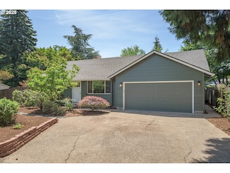 2817 Applewood Ln, Eugene, OR 97408