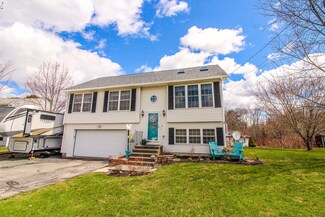 15 Autumn Ln, Brewer, ME 04412