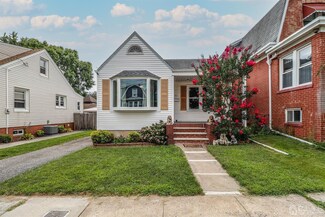 61 Douglas St, Fords, NJ 08863