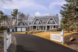 670 Shore Rd, Cape Neddick, ME 03902