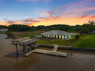 779 County Road 257, Matagorda, TX 77457