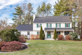 39 Algonquin Dr, Queensbury, NY 12804