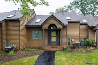 2 Creekwood Ln, Galena, IL 61036