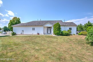 10 Chamonix Ct, Manchester Township, NJ 08759
