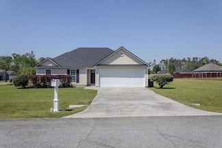 33 Palmetto Pines Cir, Ray City, GA 31645