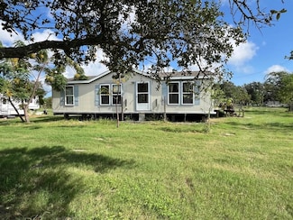 227 & 231 S Kossuth St, Rockport, TX 78382