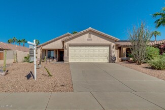 1736 W Hiddenview Dr, Phoenix, AZ 85045