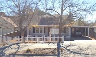 1105 W 11th St, Plainview, TX 79072