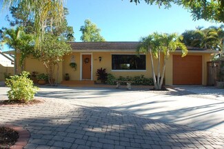 140 1st St, Bonita Springs, FL 34134
