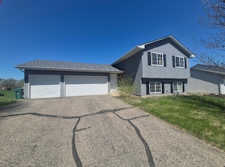 205 6th St, Green Isle, MN 55338