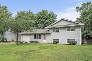 10632 Arrowhead St NW, Coon Rapids, MN 55433